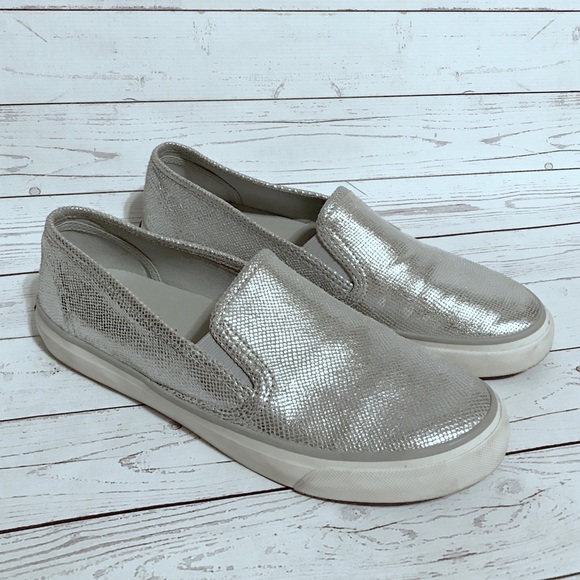 sperry metallic slip on